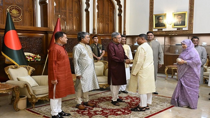 রাষ্ট্রপতির সঙ্গে ঈদ শুভেচ্ছা বিনিময় সেনাপ্রধানের