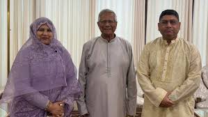 সেনাপ্রধান সস্ত্রীক সাক্ষাৎ করেছেন প্রধান উপদেষ্টার সঙ্গে