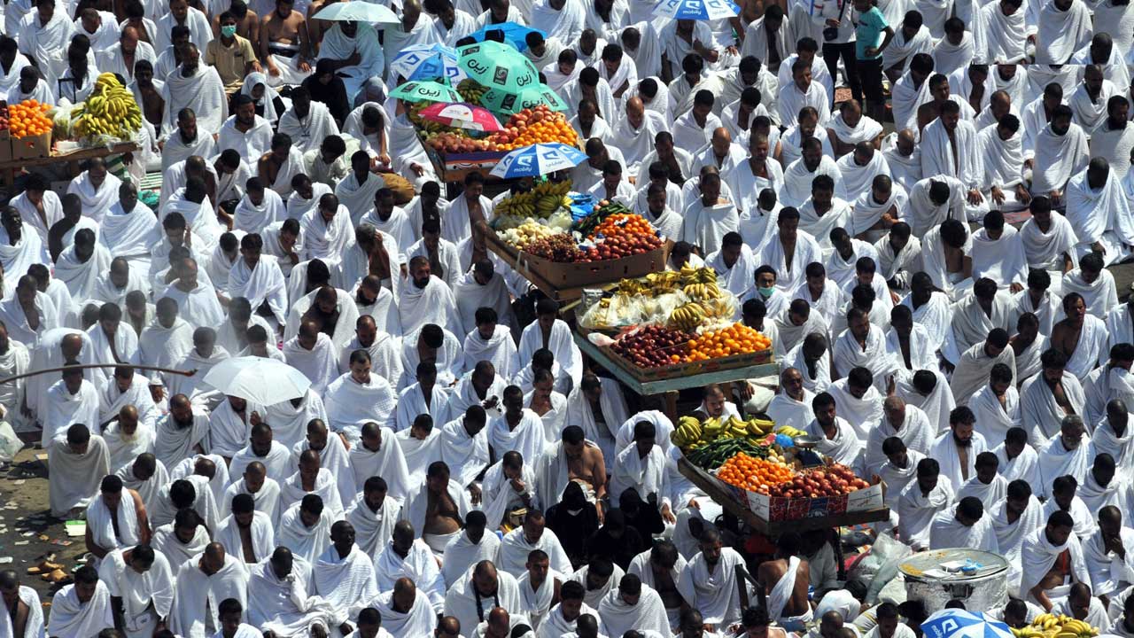 হাজিরা মুজদালিফা থেকে মিনার পথে, আরও যা যা করবেন আজ